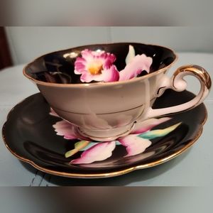 HAND PAINTED Occupied Japan Black BG Frilly Iris Flowers Pinks Tea Cup & Saucer